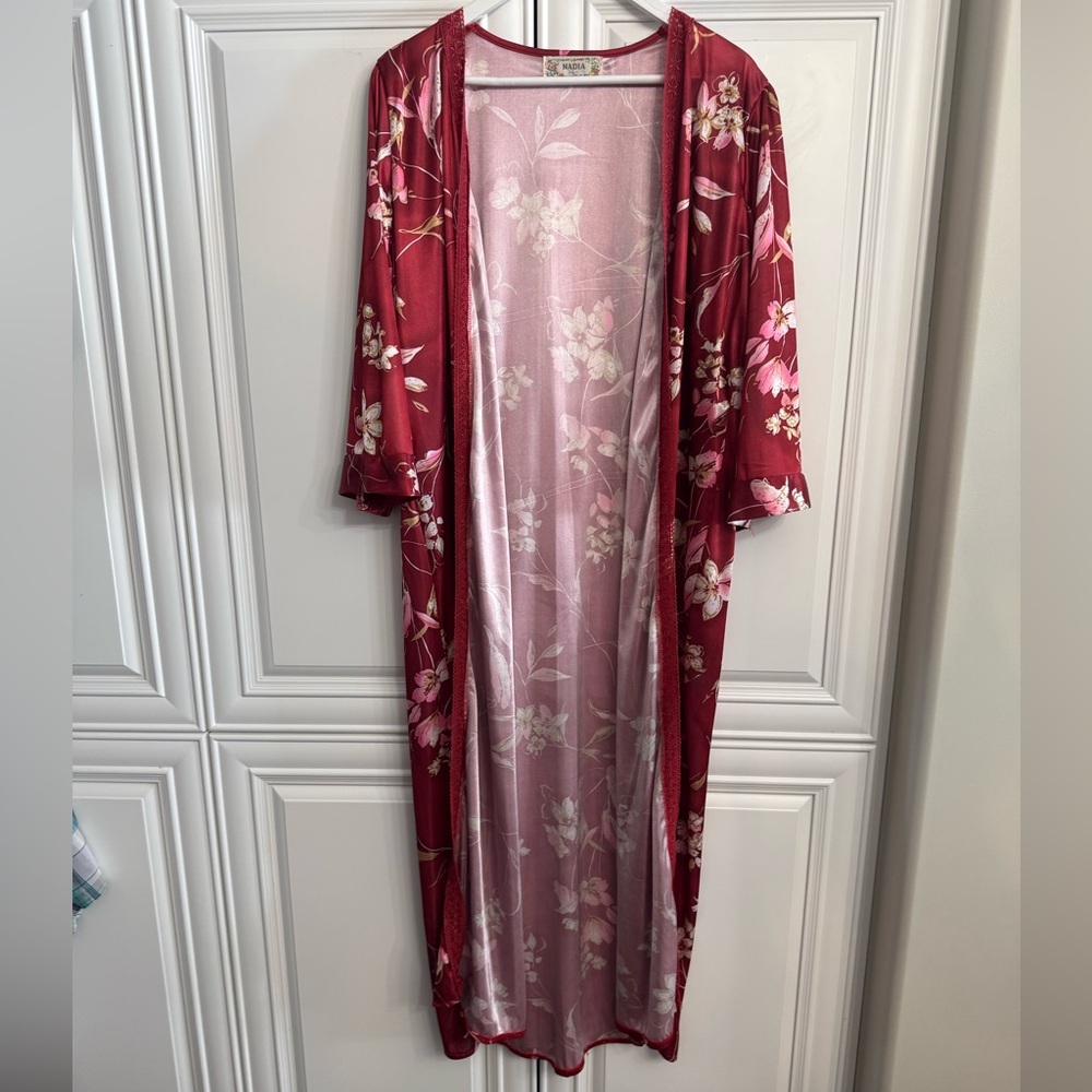 Nadia Women’s Size Large Long Kimono/Robe Burgundy Satin + Lace Floral Print VTG